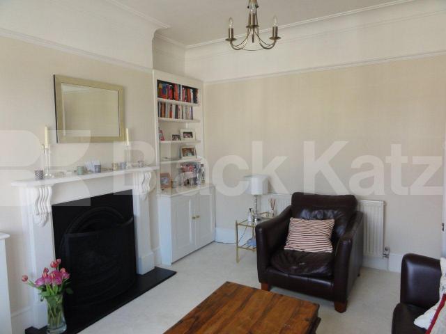 			LET , 3 Bedroom, 1 bath, 1 reception Apartment			 Dornton Road, Balham